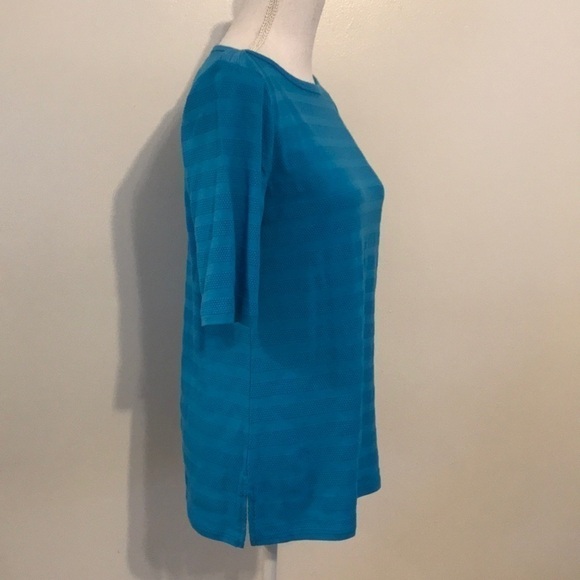 BLUE TEXTURED TOP ✨✨✨ - Picture 2 of 4